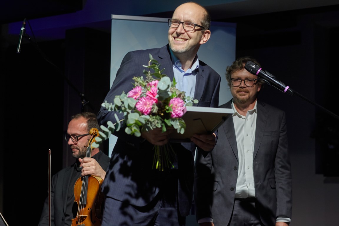 9-Jiří Hrádek je držitelem ocenění Podnikový právník 2021 (Střední)