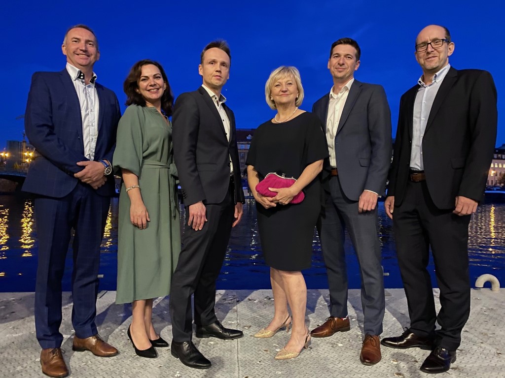 1-Laureáti s prezidentkou Marií Brejchovou (Střední)