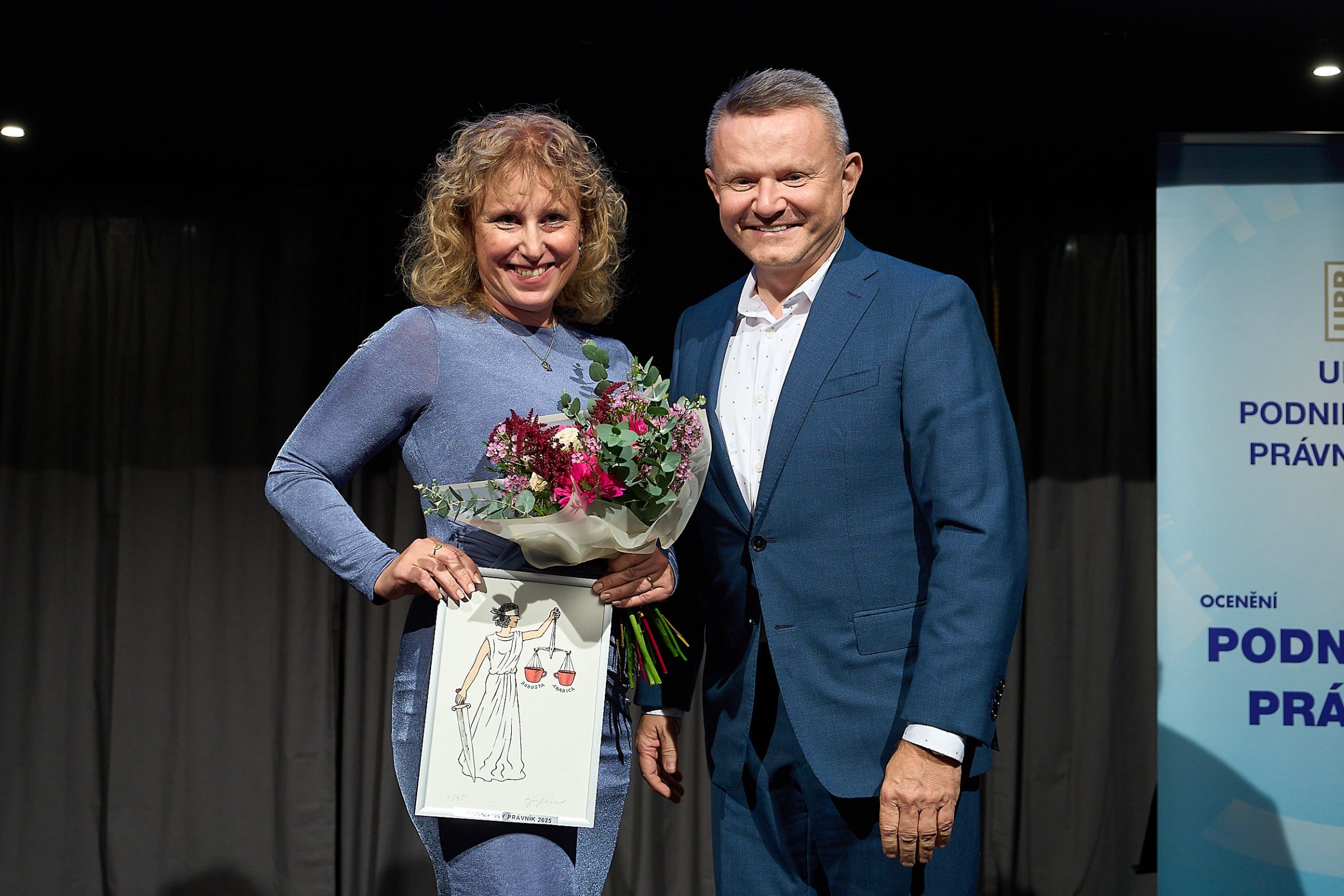 10 - Laureátka v kategorii Civilní právo Jana Seemanová a viceprezident Unie Richard Baček