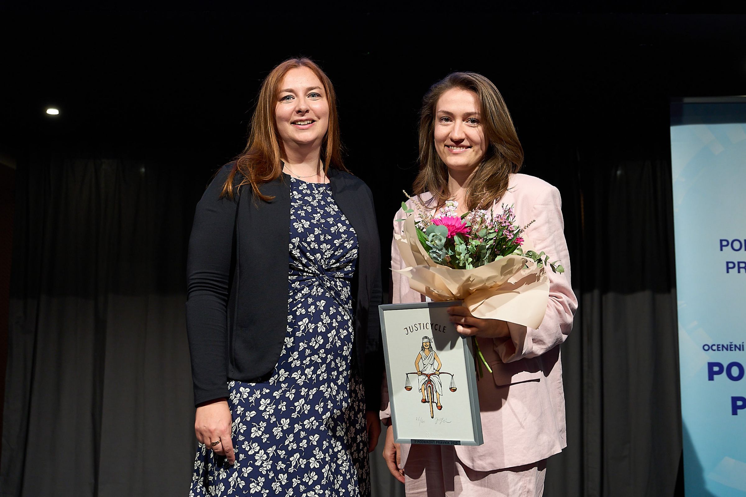 08 - Porotkyně Barbora Pospíšilová a laureátka ocenění v kategorii Perspektiva Tereza Pšenčíková