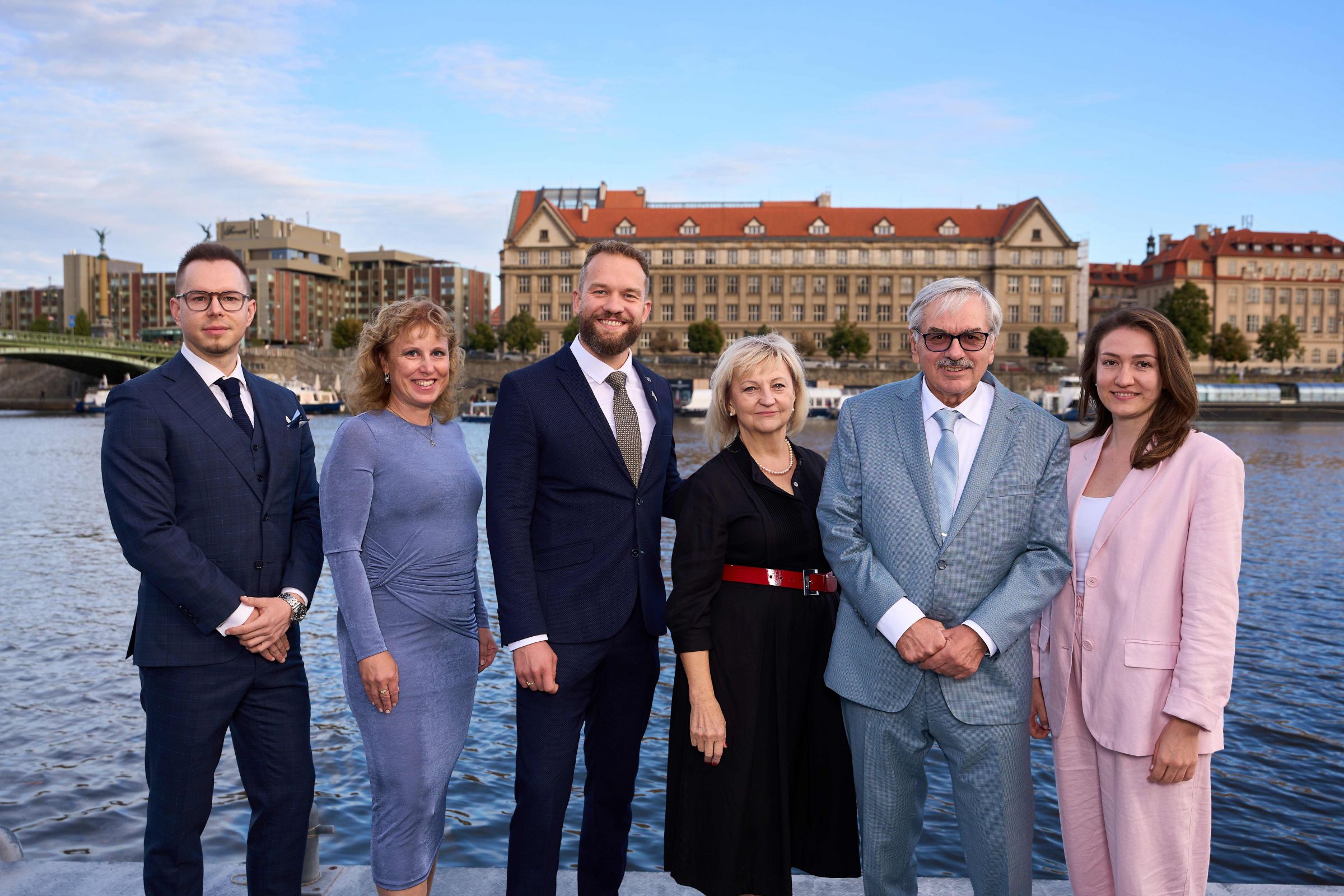 01 - Laureáti s prezidentkou Unie Marií Brejchovou