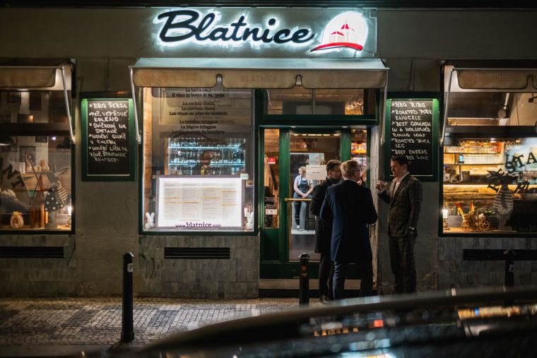 01 - Restaurace Blatnice, tradiční místo výročního setkání sekce Podniková právní kancelář s přáteli Unie