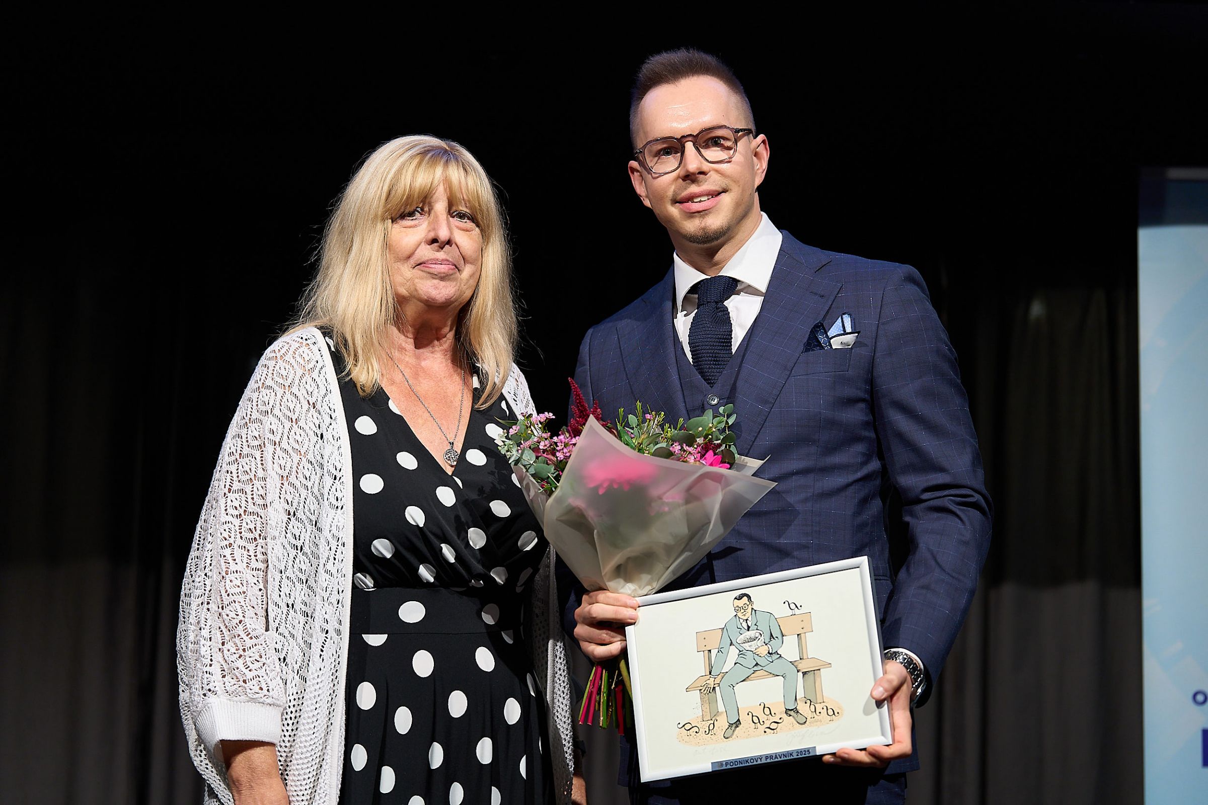 09 - Členka Rady Unie Jitka Hlaváčková a laureát v kategorii Inovace a technologie Patrik Walas