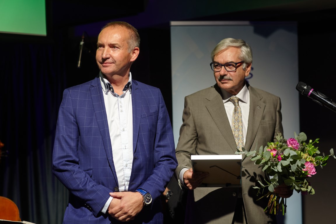15-Jan Kubíček z Coca-Cola přebírá ocenění v kategorii Podniková právní kancelář